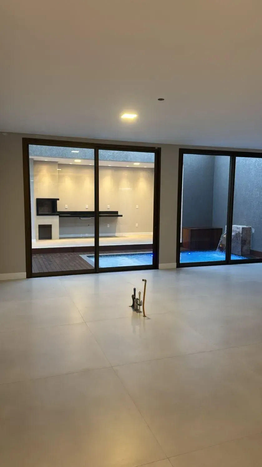 Sobrado com 3 suítes sendo 1 master e 2 vagas - Barra em Balneário Camboriú/SC — foto 3