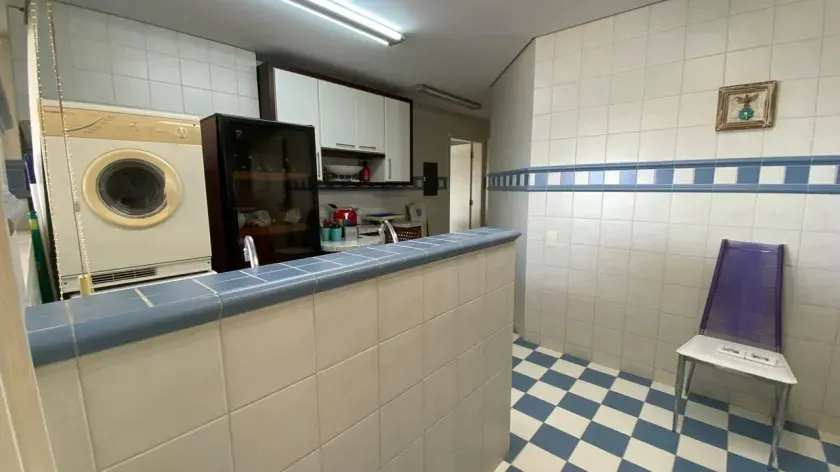 Apartamento vista mar mobiliado com 4 suítes e 3 vagas na Av. Atlantica em Balneário Camboriú — foto 8