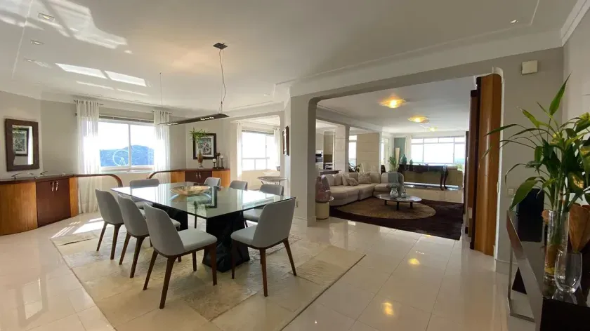 Apartamento vista mar mobiliado com 4 suítes e 3 vagas na Av. Atlantica em Balneário Camboriú — foto 3