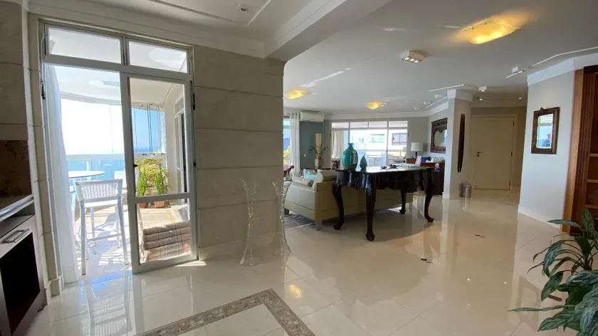 Apartamento vista mar mobiliado com 4 suítes e 3 vagas na Av. Atlantica em Balneário Camboriú — foto 4