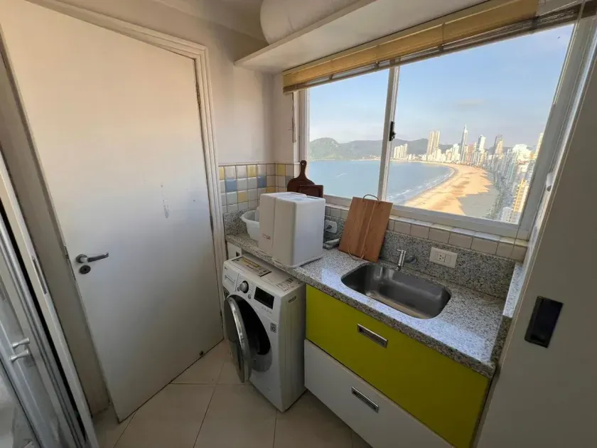 Apartamento frente mar com 3 suítes e 4 vagas de garagem em Balneário Camboriú — foto 7