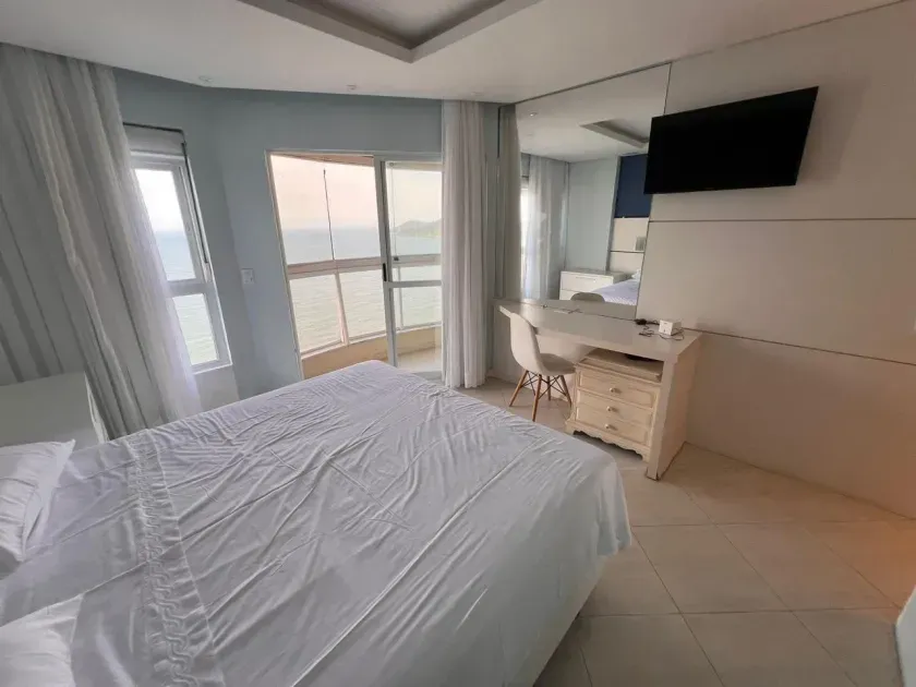 Apartamento frente mar com 3 suítes e 4 vagas de garagem em Balneário Camboriú — foto 22