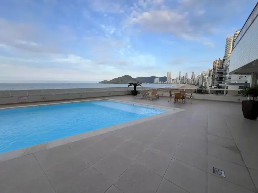 Apartamento frente mar com 3 suítes e 4 vagas de garagem em Balneário Camboriú — foto 26