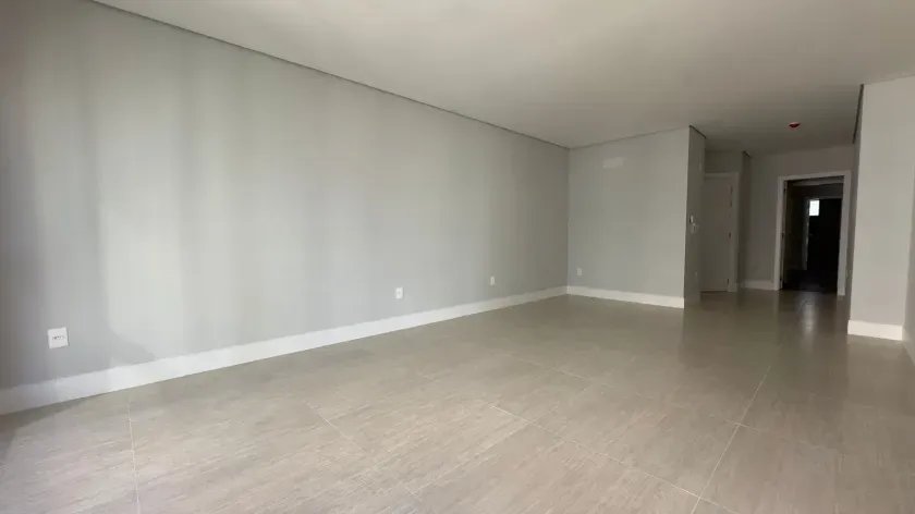 Apartamento de 3 suítes e 2 vagas de garagem no centro de Balneário Camboriú/SC — foto 3