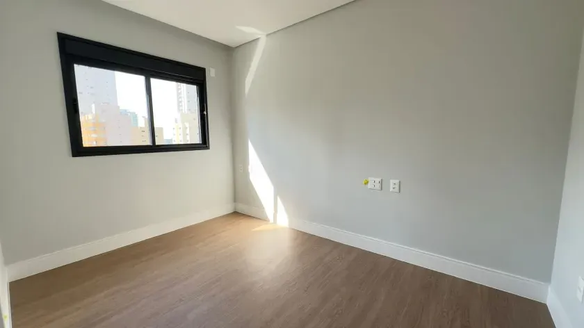 Apartamento de 3 suítes e 2 vagas de garagem no centro de Balneário Camboriú/SC — foto 9
