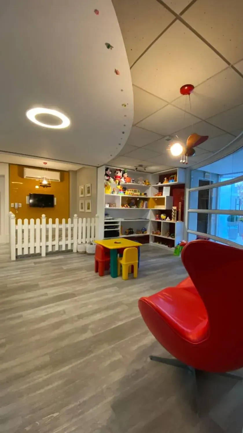 Apartamento vista mar mobiliado com 3 suítes e 3 vagas de garagem no Centro de Balneário Camboriú — foto 21