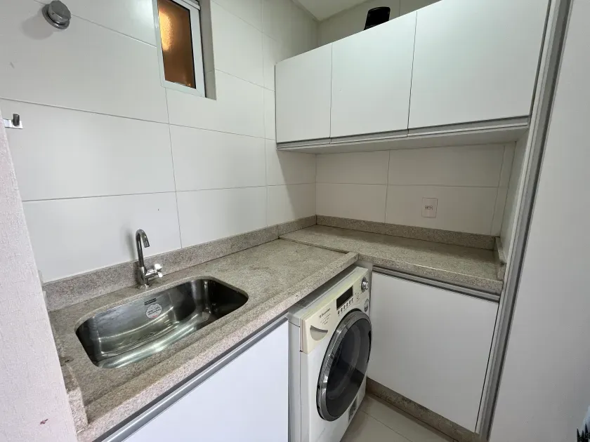 Apartamento mobiliado com 3 suítes e 2 vagas - Na Av. Central em Balneário Camboriú/SC — foto 5
