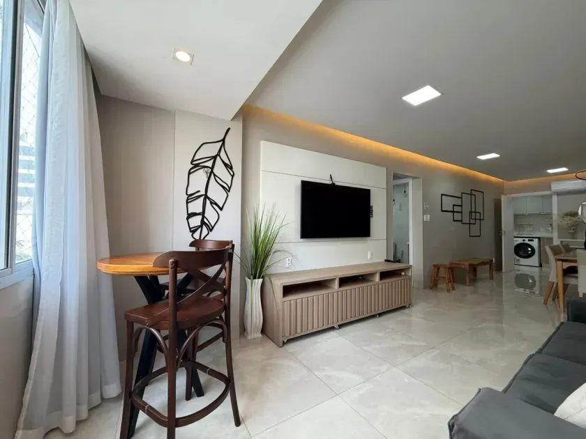 Apartamento reformado de 3 dormitórios sendo 2 suítes e 1 vaga - Balneário Camboriú/SC