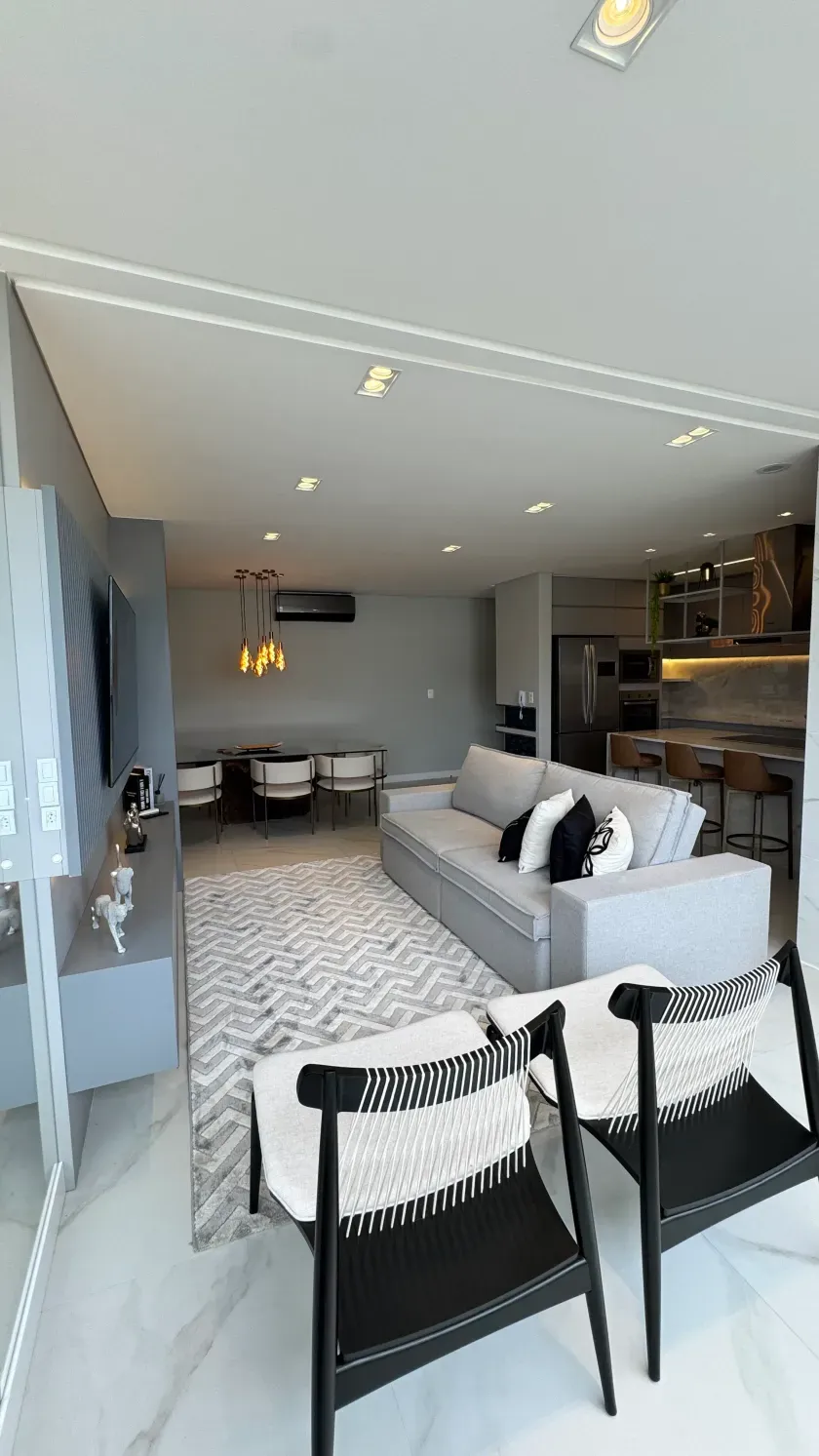 Apartamento vista mar com 2 suítes e 2 vagas de garagem na Praia Brava em Itajaí — foto 2
