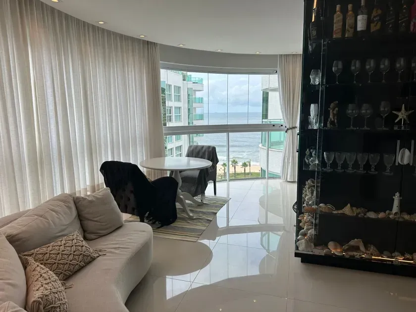 Apartamento com 4 suítes e 4 vagas de garagem em Itajaí/SC