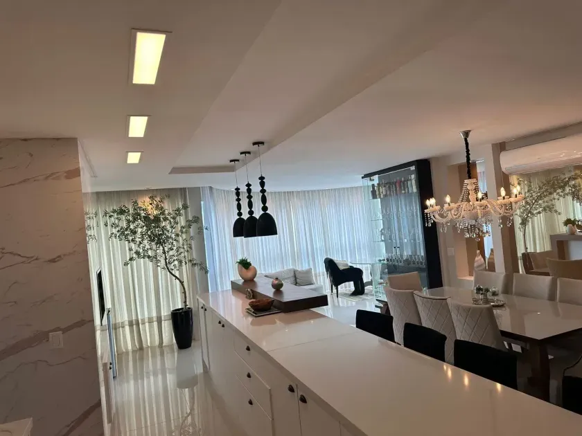 Apartamento com 4 suítes e 4 vagas de garagem em Itajaí/SC — foto 3