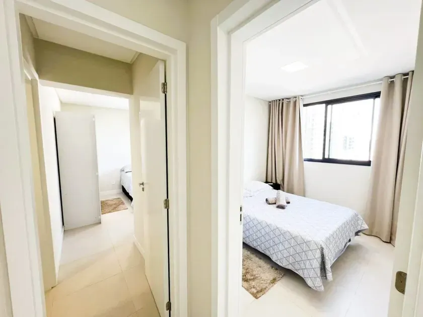 Apartamento com 2 dormitórios sendo 1 suíte, varanda e 1 vaga na Praia Brava em Itajaí — foto 4