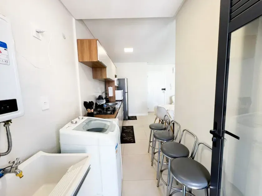 Apartamento com 2 dormitórios sendo 1 suíte, varanda e 1 vaga na Praia Brava em Itajaí — foto 5