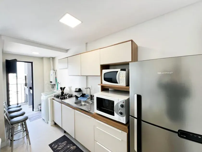 Apartamento com 2 dormitórios sendo 1 suíte, varanda e 1 vaga na Praia Brava em Itajaí — foto 9