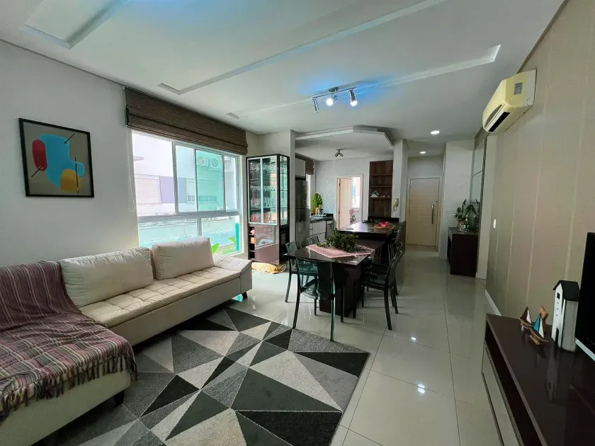 Apartamento mobiliado com 3 dormitórios sendo 1 suíte e 2 demi e 2 vagas na Praia Brava em Itajaí — foto 4