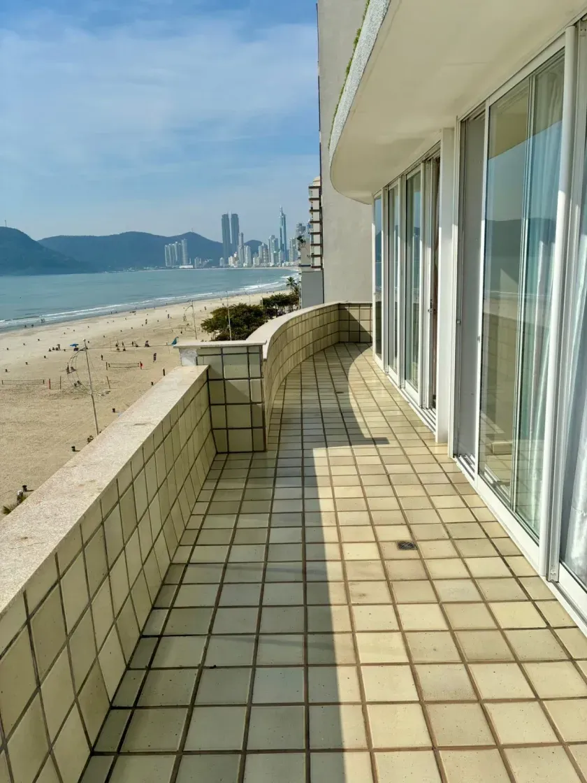 Frente mar com 3 dormitórios sendo 1 suíte e 2 vagas, Vista Panorâmica da Orla de Balneário Camboriú — foto 18