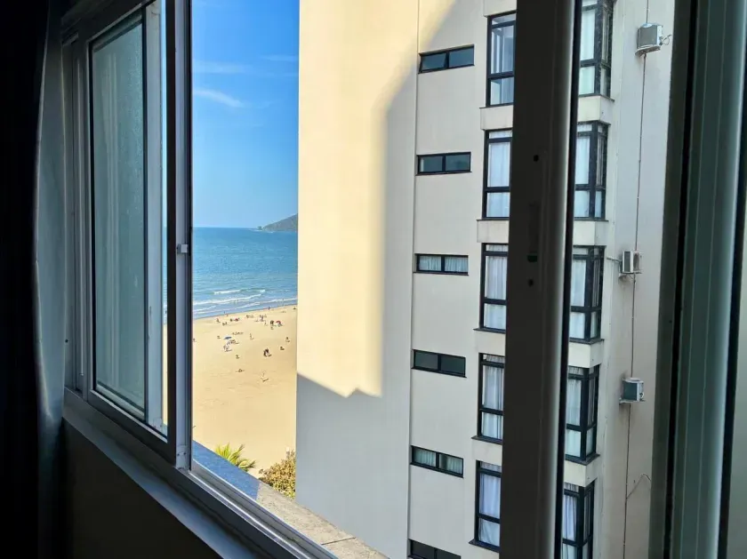 Frente mar com 3 dormitórios sendo 1 suíte e 2 vagas, Vista Panorâmica da Orla de Balneário Camboriú — foto 14