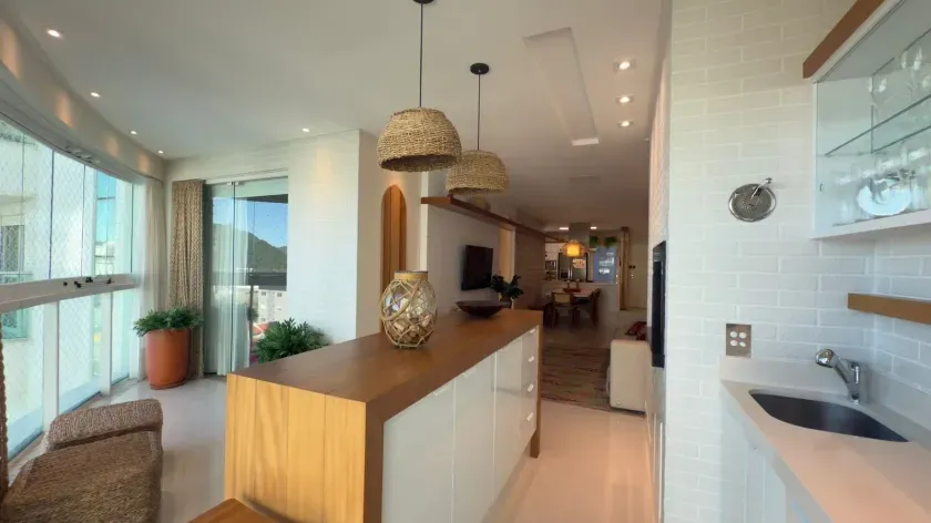 Apartamento alto padrão com 3 suítes e 3 vagas de garagem na Praia Brava Itajaí/SC — foto 2
