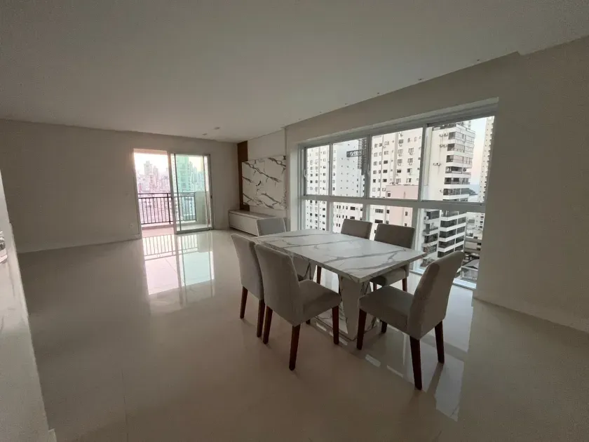 Apartamento com 4 dormitórios sendo 2 suítes e 3 vagas de garagem - Balneário Camboriú/SC — foto 3