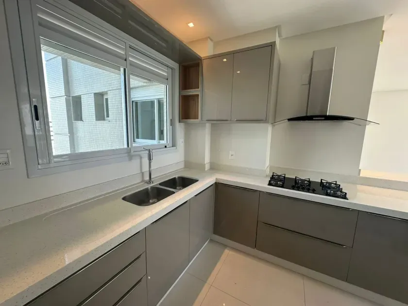Apartamento com 4 dormitórios sendo 2 suítes e 3 vagas de garagem - Balneário Camboriú/SC — foto 9
