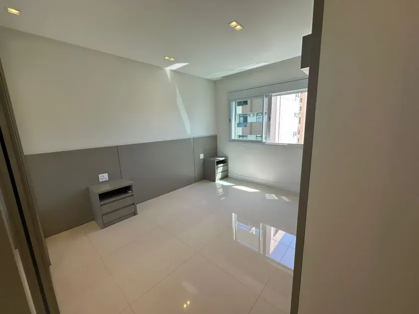 Apartamento com 4 dormitórios sendo 2 suítes e 3 vagas de garagem - Balneário Camboriú/SC — foto 16