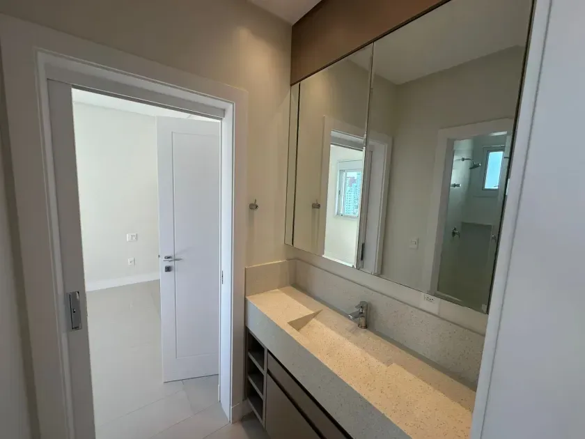 Apartamento com 4 dormitórios sendo 2 suítes e 3 vagas de garagem - Balneário Camboriú/SC — foto 23