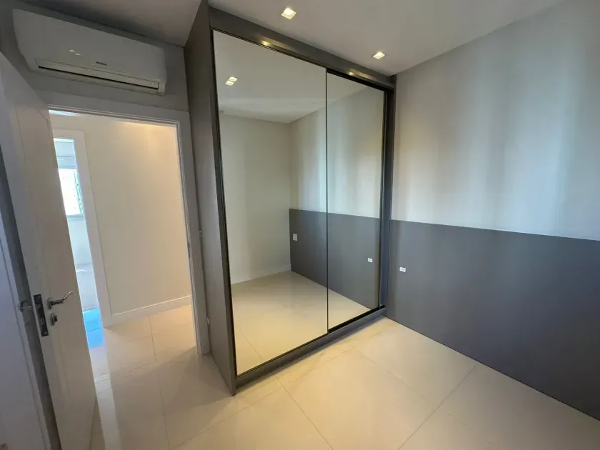Apartamento com 4 dormitórios sendo 2 suítes e 3 vagas de garagem - Balneário Camboriú/SC — foto 27