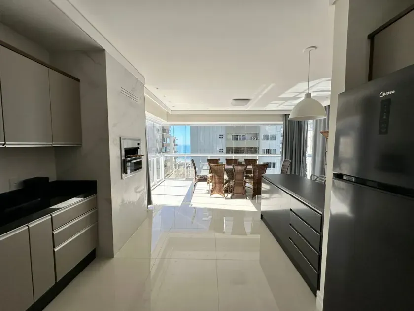 Apartamento mobiliado com 3 dormitórios sendo 3 suítes e 2 vagas de garagem em Balneário Camboriú/SC — foto 5