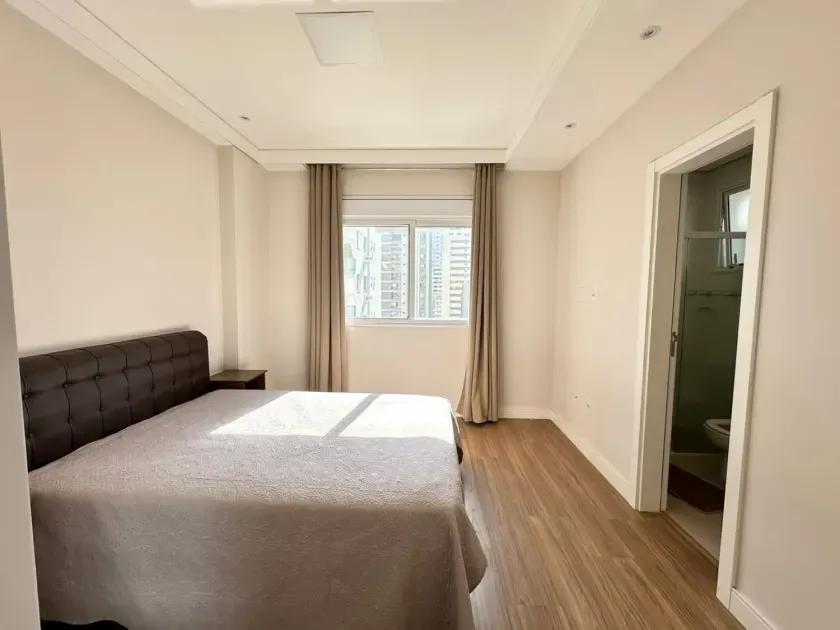 Apartamento mobiliado com 3 dormitórios sendo 3 suítes e 2 vagas de garagem em Balneário Camboriú/SC — foto 11
