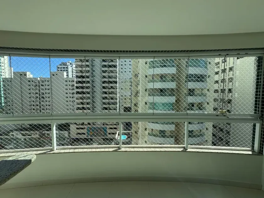 Apartamento mobiliado com 3 dormitórios sendo 2 suítes e 1 vagas de garagem em Balneário Camboriú — foto 4
