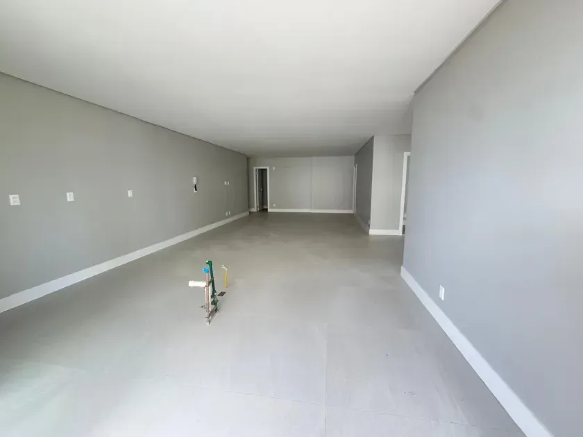 Apartamento sem mobilia com 3 dormitórios sendo 3 suítes e 2 vagas de garagem em Itajaí — foto 2
