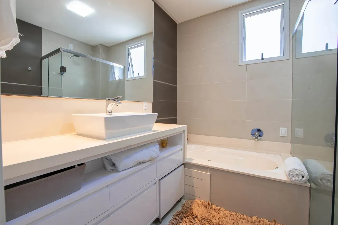 Apartamento diferenciado com 4 suítes e 5 vagas de garagem no Centro de Balneário Camboriú/SC — foto 28