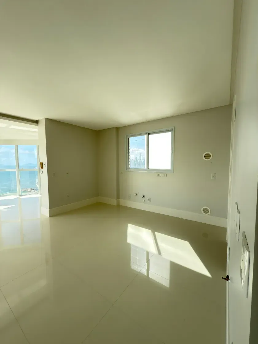 Apartamento vista mar com 4 suítes e 4 vagas de garagem em Balneário Camboriú — foto 9