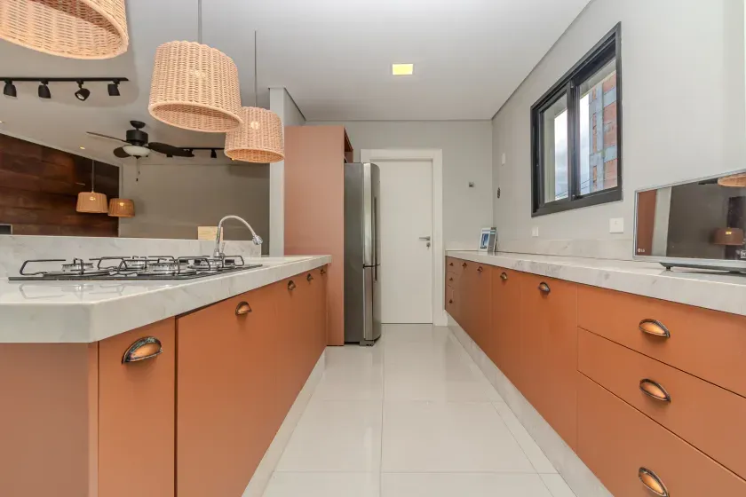 Apartamento com 3 suítes e 3 vagas de garagem no centro de Balneário Camboriú/SC — foto 3