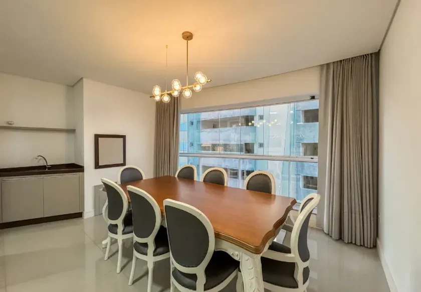 Apartamento com 3 suítes e 3 vagas -  Centro de Balneário Camboriú/SC — foto 3