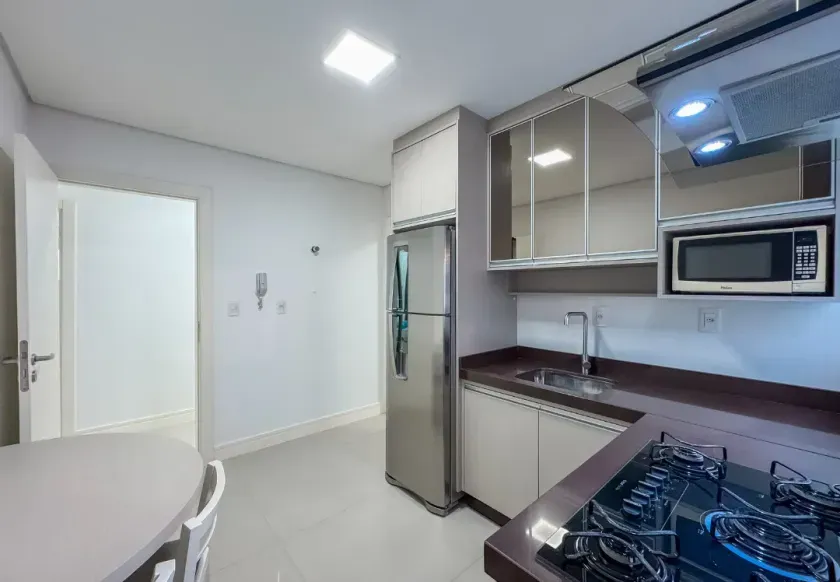 Apartamento com 3 suítes e 3 vagas -  Centro de Balneário Camboriú/SC — foto 7
