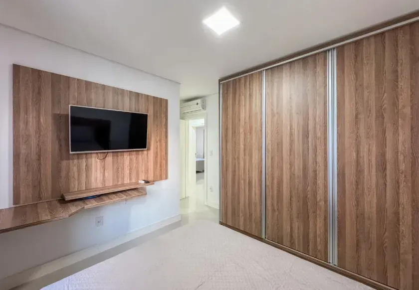 Apartamento com 3 suítes e 3 vagas -  Centro de Balneário Camboriú/SC — foto 4