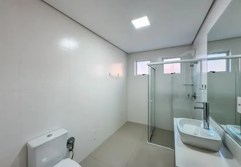 Apartamento com 3 suítes e 3 vagas -  Centro de Balneário Camboriú/SC — foto 17