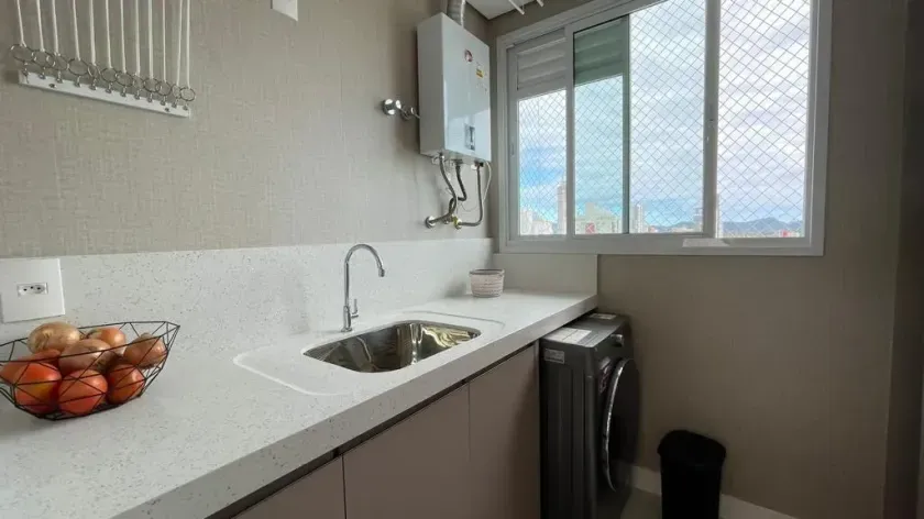 Apartamento mobiliado com 4 suítes sendo 2 plenas e 2 demi, 3 vagas de em Balneário Camboriú/SC — foto 10