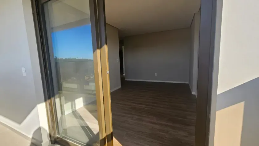 Apartamento sem mobilia com 3 dormitórios sendo 2 suítes e 3 vagas de garagem em Itajaí — foto 2