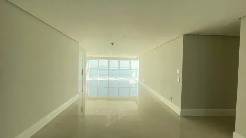 Apartamento Frente Mar com 4 suítes e 3 vagas de garagem em Balneário Camboriú — foto 6