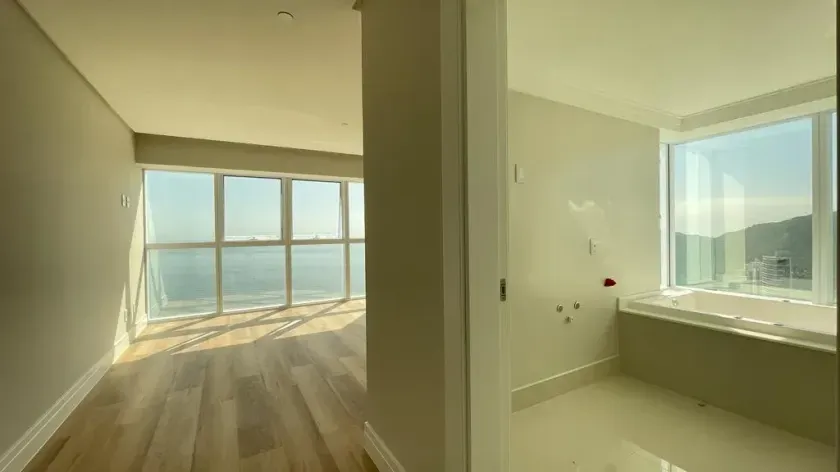 Apartamento Frente Mar com 4 suítes e 3 vagas de garagem em Balneário Camboriú — foto 11