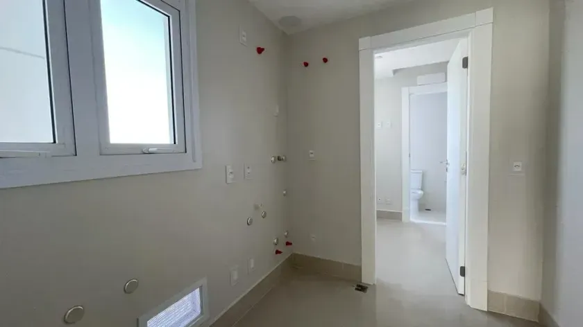 Apartamento Frente Mar com 4 suítes e 3 vagas de garagem em Balneário Camboriú — foto 21
