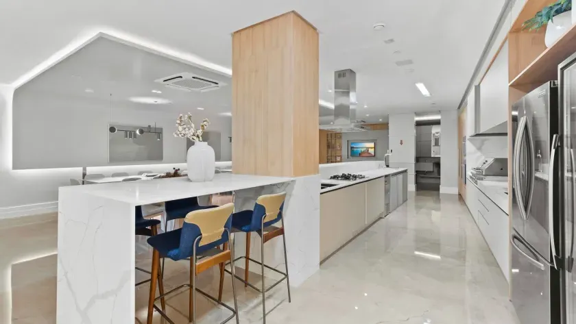 Apartamento Frente Mar com 4 suítes e 3 vagas de garagem em Balneário Camboriú — foto 51