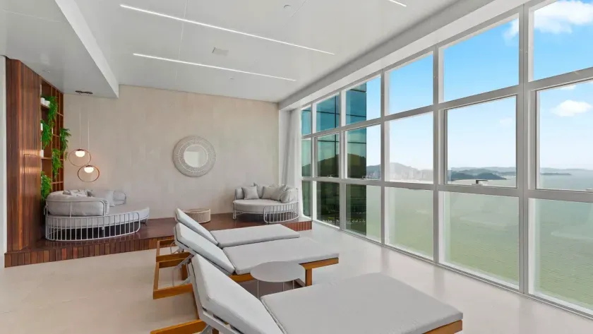 Apartamento Frente Mar com 4 suítes e 3 vagas de garagem em Balneário Camboriú — foto 53
