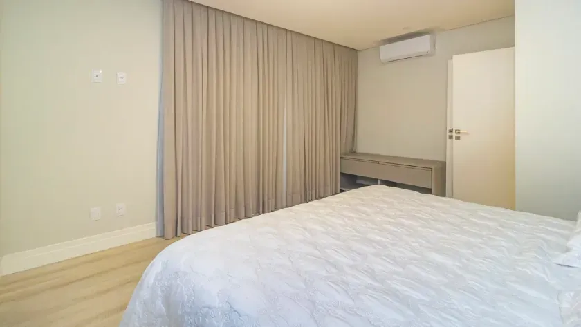 Apartamento frente mar mobiliado com 4 suítes e 5 vagas de garagem em Balneário Camboriú — foto 5