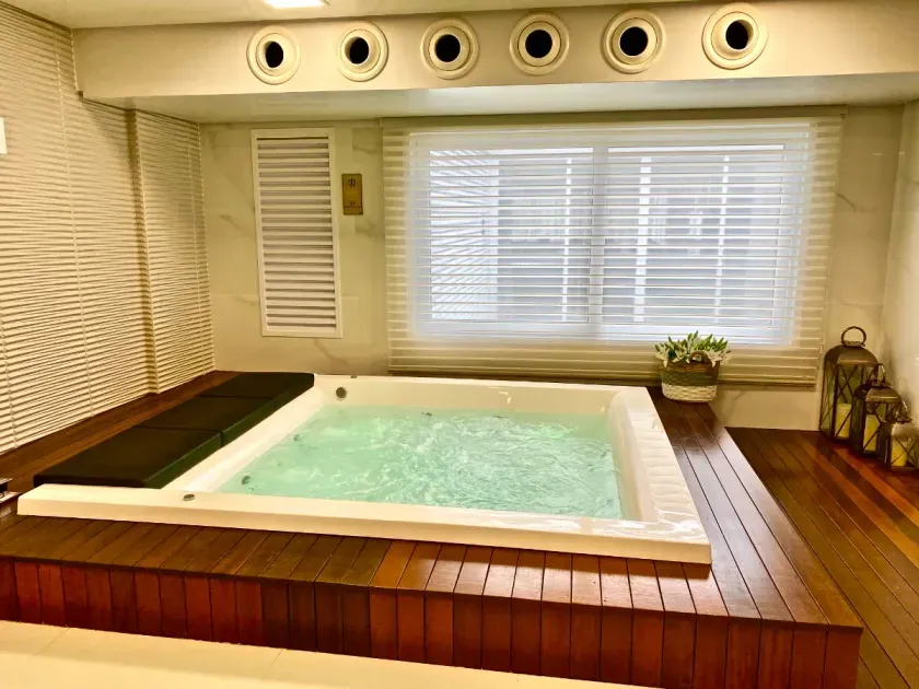 Apartamento frente mar mobiliado com 4 suítes e 5 vagas de garagem em Balneário Camboriú — foto 34