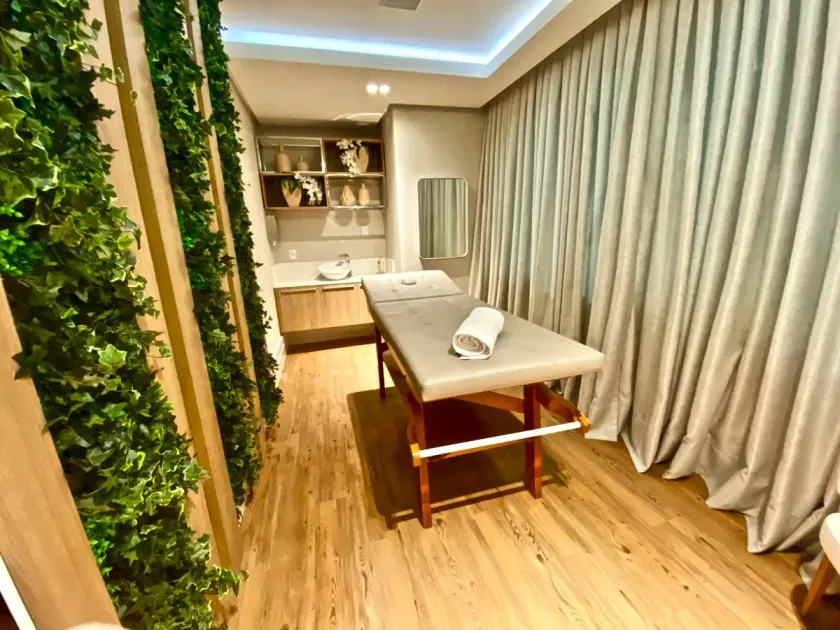 Apartamento frente mar mobiliado com 4 suítes e 5 vagas de garagem em Balneário Camboriú — foto 37