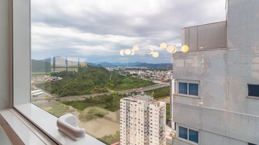 Apartamento frente mar mobiliado com 4 suítes e 5 vagas de garagem em Balneário Camboriú — foto 13