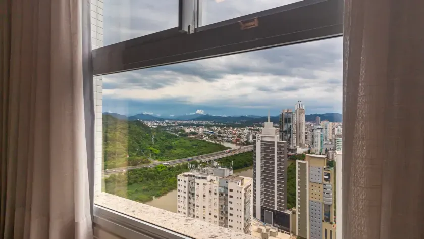 Apartamento frente mar mobiliado com 4 suítes e 5 vagas de garagem em Balneário Camboriú — foto 22